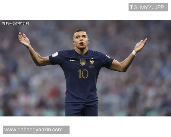 足球球星的多项运动表现与跨界挑战分析